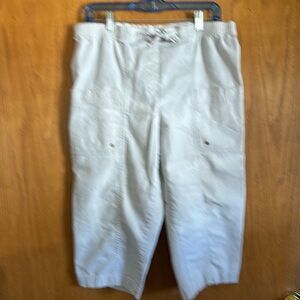 Gently worn, Westbound cream color  capris size 12 P